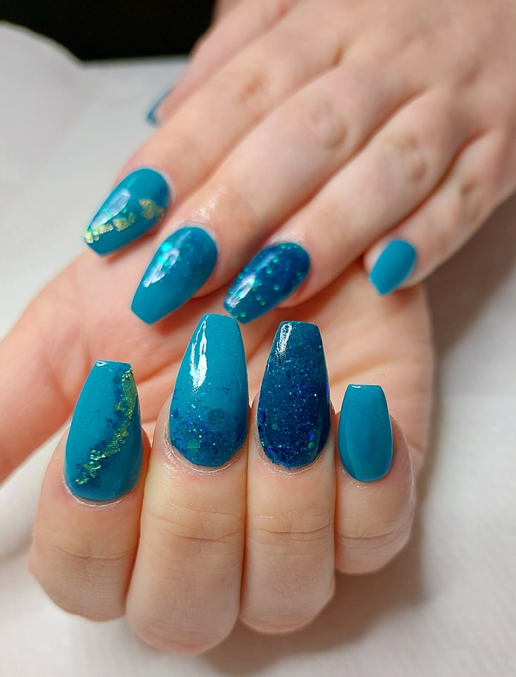 Ongles Bleus Pailletés
